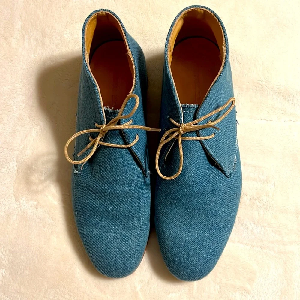 Dieppa Restrepo. Blue Denim Lace-Up Shoes. Like New. Size 8.